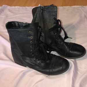 Combat boots